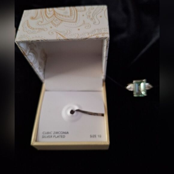 🎁Charter Club Aqua Cut Crystal Ring in Silver Plate, Size 10 - Picture 4 of 4